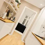 Luxury Summer With Balcony Near Bryggen Appartement